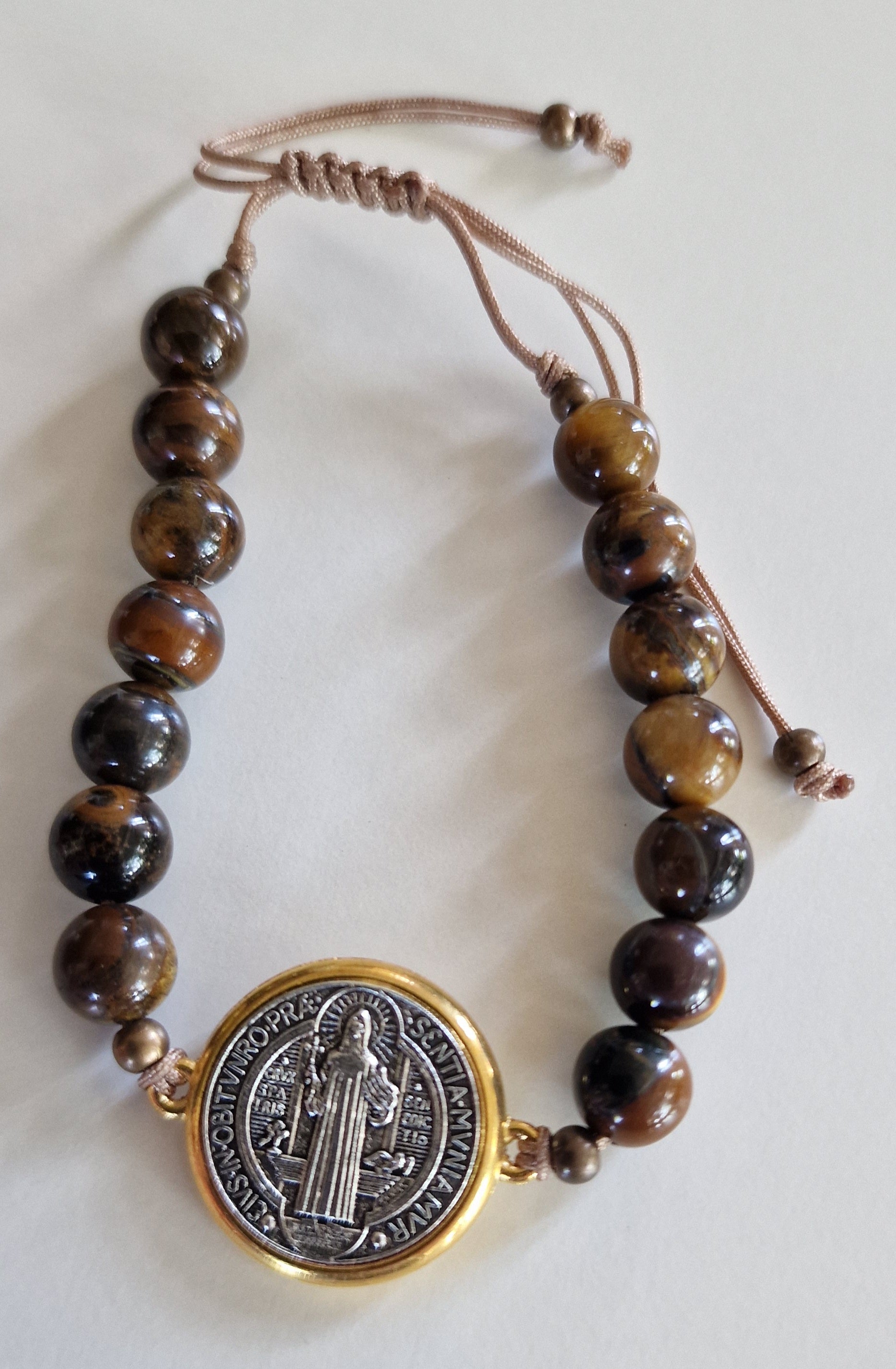 Bracelet de St Benoit brun