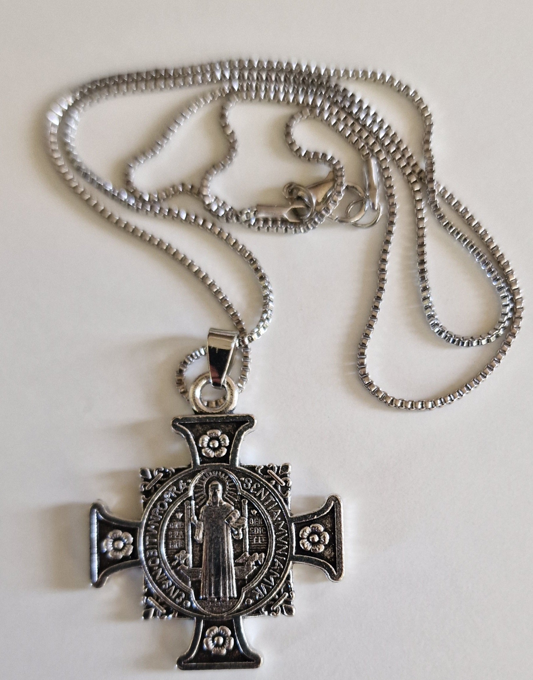 Collier de St Benoit Argenté
