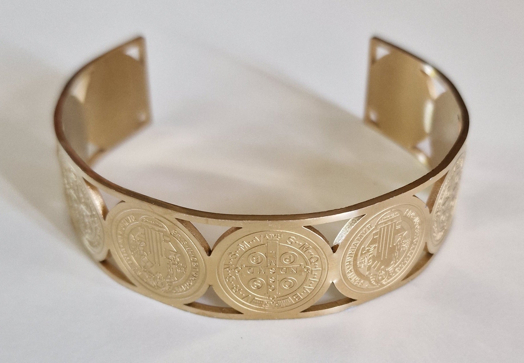 Bracelet de St benoit Doré